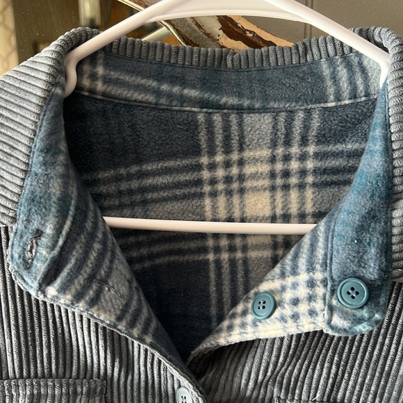 Corduroy reversible shacket - Picture 2 of 4